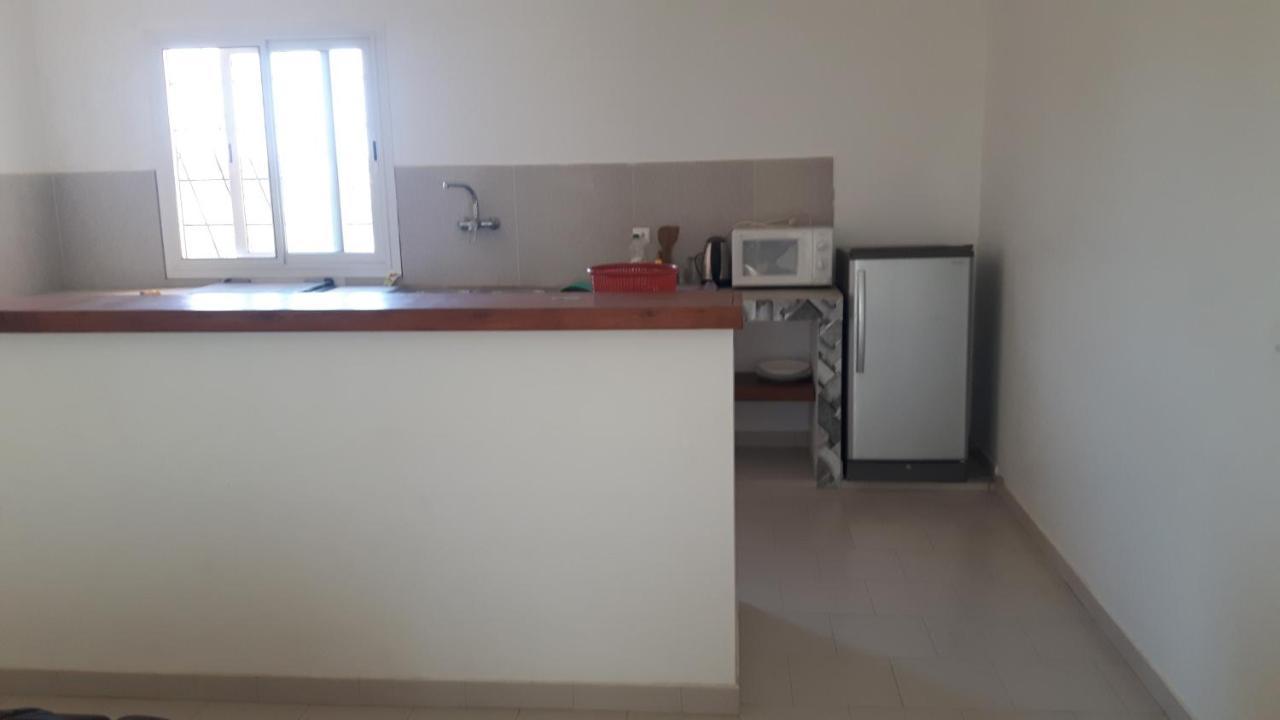 Appartement Familial Spacieux Avec Climatisation Ziguinchor Bagian luar foto