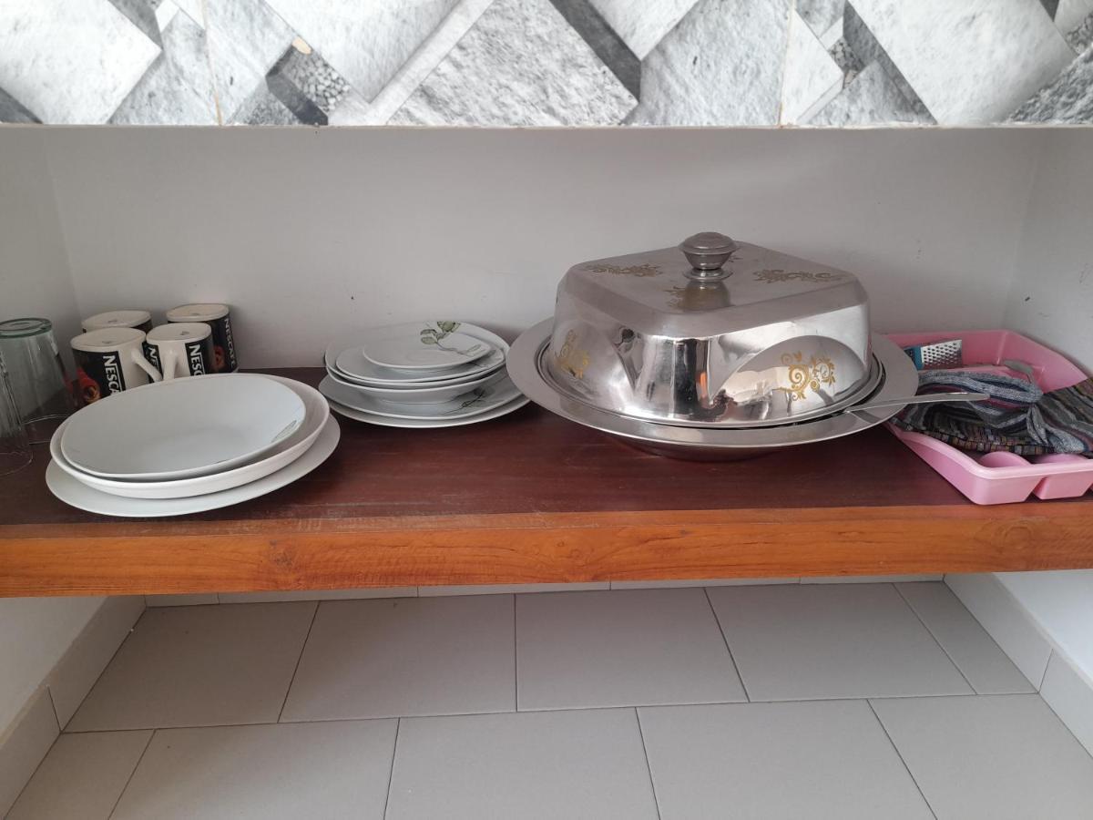 Appartement Familial Spacieux Avec Climatisation Ziguinchor Bagian luar foto