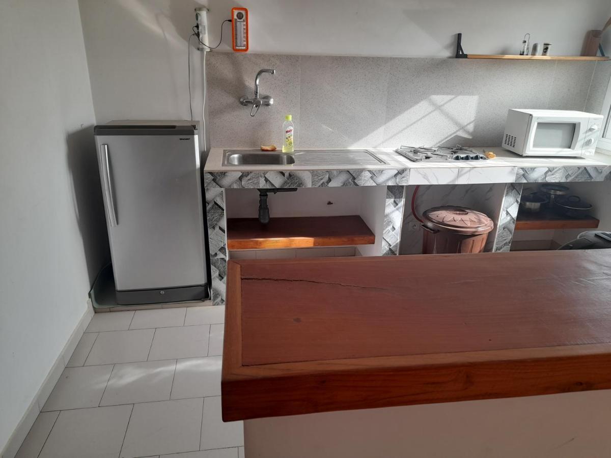 Appartement Familial Spacieux Avec Climatisation Ziguinchor Bagian luar foto