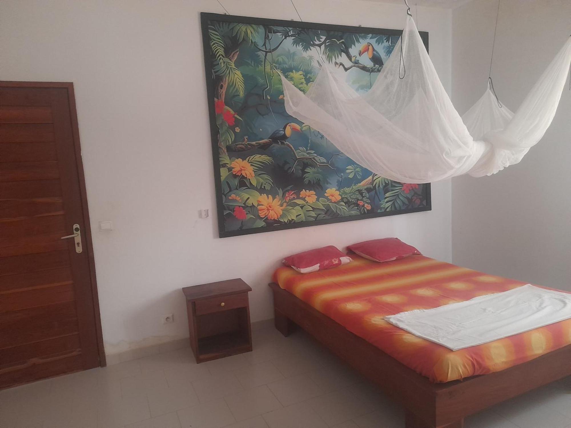 Appartement Familial Spacieux Avec Climatisation Ziguinchor Bagian luar foto