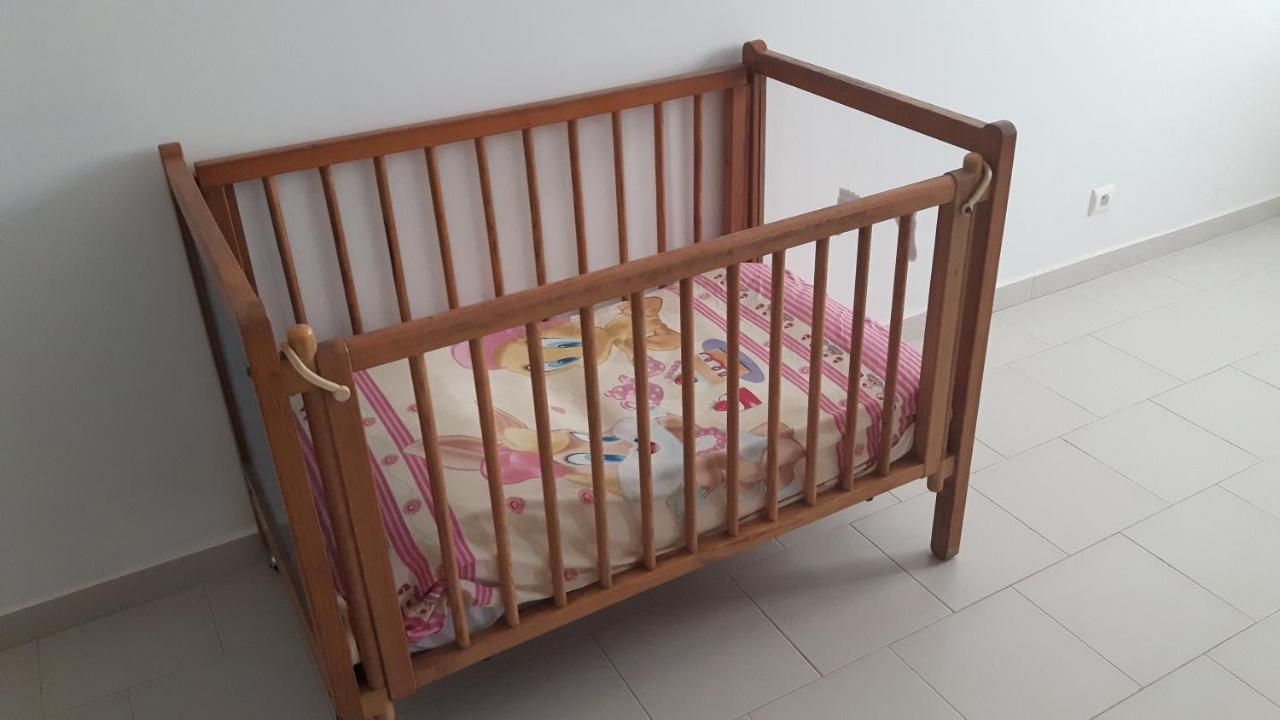 Appartement Familial Spacieux Avec Climatisation Ziguinchor Bagian luar foto