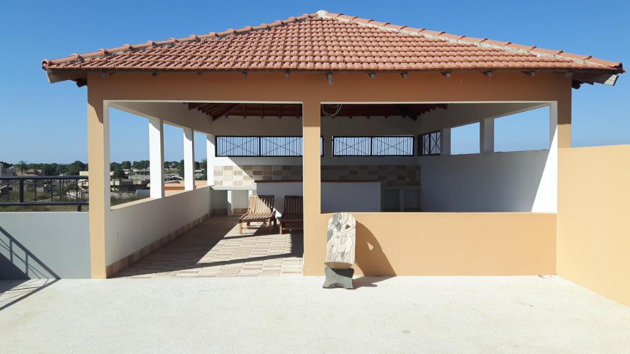 Appartement Familial Spacieux Avec Climatisation Ziguinchor Bagian luar foto
