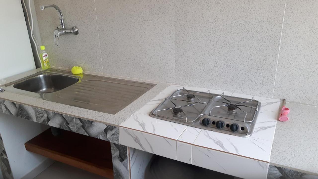 Appartement Familial Spacieux Avec Climatisation Ziguinchor Bagian luar foto