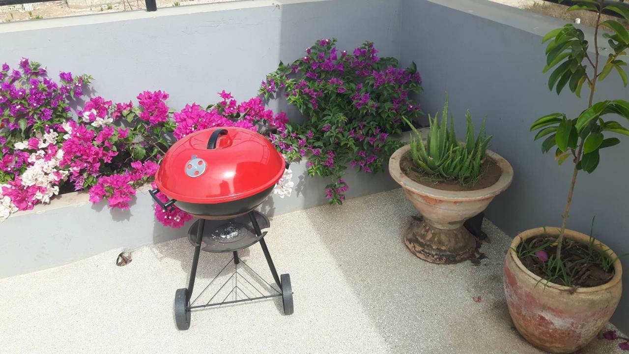 Appartement Familial Spacieux Avec Climatisation Ziguinchor Bagian luar foto